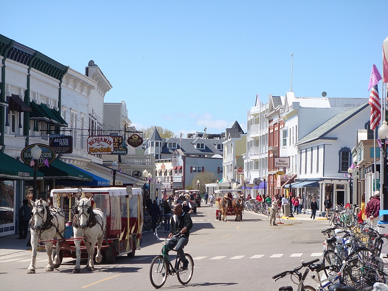 114 Memorial Day [2008 May 23].JPG - Scenes from Mackinac Island.